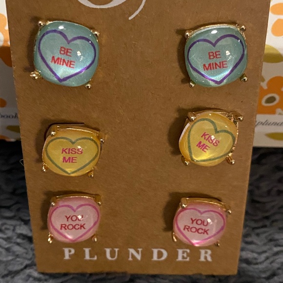 Plunder Alondra earrings. 3 pairs of Valentines post. New in pouch - Picture 2 of 3